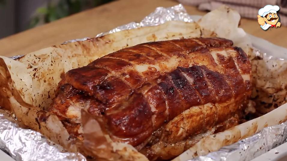 Я готовлю это блюдо на Новый год и Рождество. Мои гости в восторге! Потрясающий рулет из свиной коре смотреть онлайн