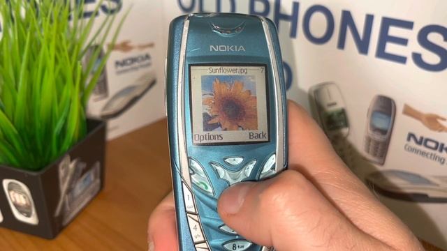 Nokia 7210 - By Old Phones World