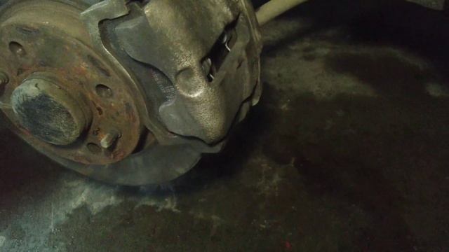 Замена передних тормозных колодок на Ваз 2110 2112 Калина и другие тазы смотреть онлайн