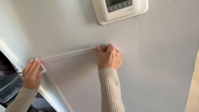 How to use 3M Command power strips to hang a mirror смотреть онлайн