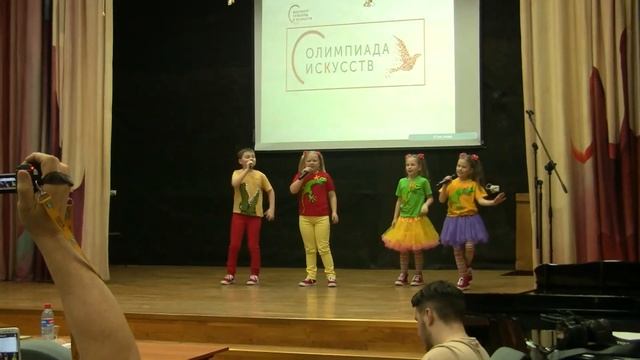 Ансамбль "Колокольчики" - Тра-та-та, тра-та-та, мы везём с собой кота смотреть онлайн