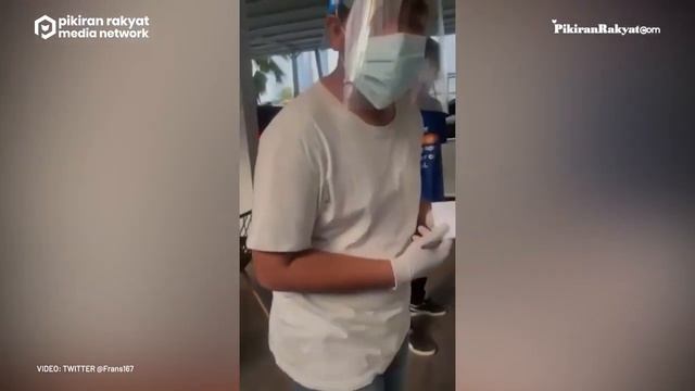 Video Viral! Detik-detik Wanita Ngamuk, Protes Hasil PCR dan Antigen Positif Padahal Belum Dites смотреть онлайн