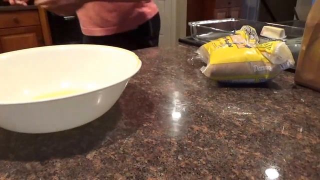 Cinnamon Rolls (NOT low carb!!!) смотреть онлайн