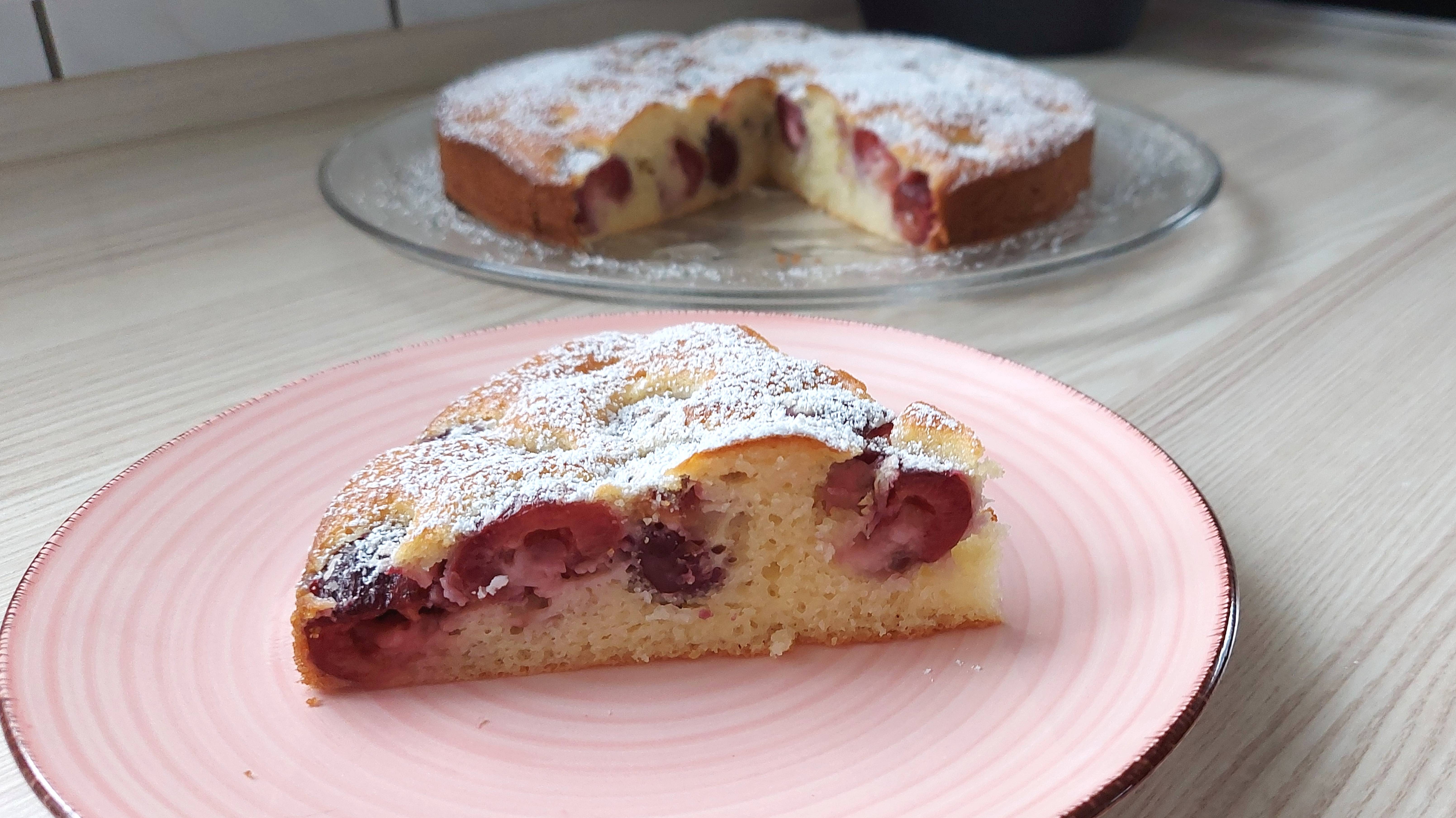 Простой пирог с вишней- очень вкусный! смотреть онлайн