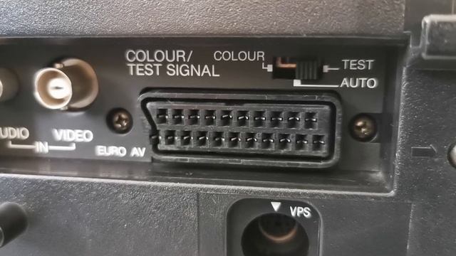 Panasonic NV-G10EG hooked up to TV via antenna-cable смотреть онлайн
