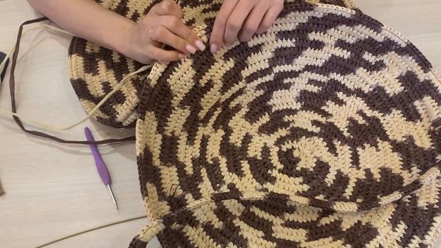 Сшиваем две половинки в единое изделие смотреть онлайн