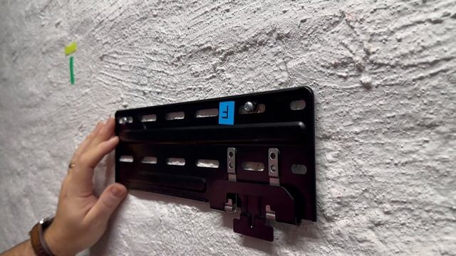 2023 55" Samsung the frame unboxing and wall mounting смотреть онлайн
