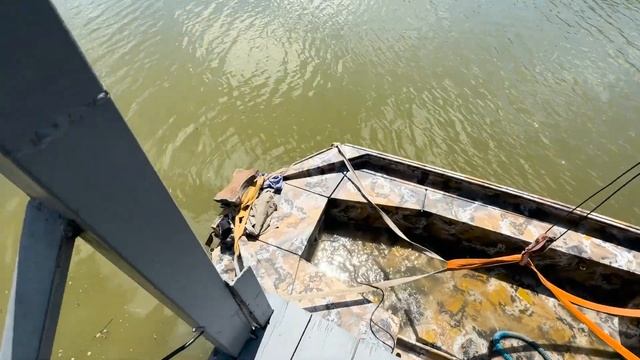 Утопили лодку болотоход Модель 4616 !!! Реальный тест на воде. Проверяем на плавучесть . смотреть онлайн