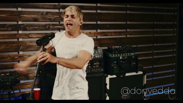 Slaves - "Petty Trappin" Cover by Don Vedda смотреть онлайн