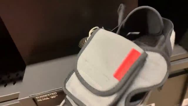 WOW! I CAN'T BELIEVE I FOUND THE BEST JORDAN 1 IN 2020 AT THE NIKE OUTLET! INSANE VLOG! смотреть онлайн