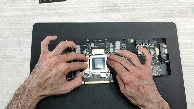 Сolorful IGame RTX 3080 Ti Vulcan установка медной пластины на топовую карту.