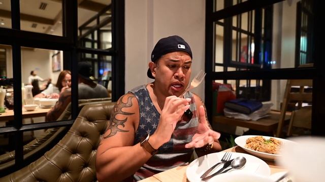 Manam Comfort Filipino - Sublime Filipino Food with a Twist Part 1 MOA, Philippines 4K 🇵🇭 смотреть онлайн