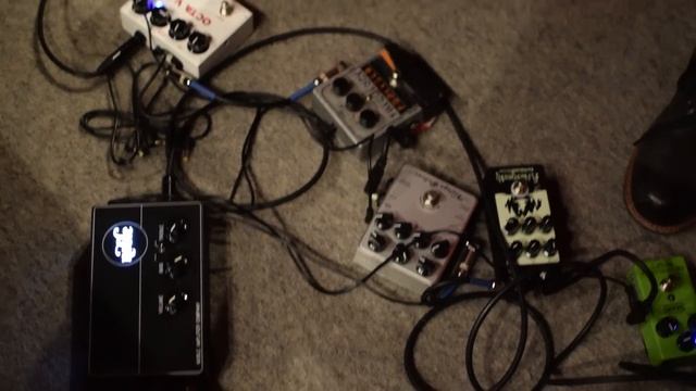 The Noble preamp DI is also a pedalboard power supply. смотреть онлайн