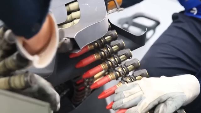 Why Do MASSIVE US Aircraft Carriers Have TINY Guns? смотреть онлайн