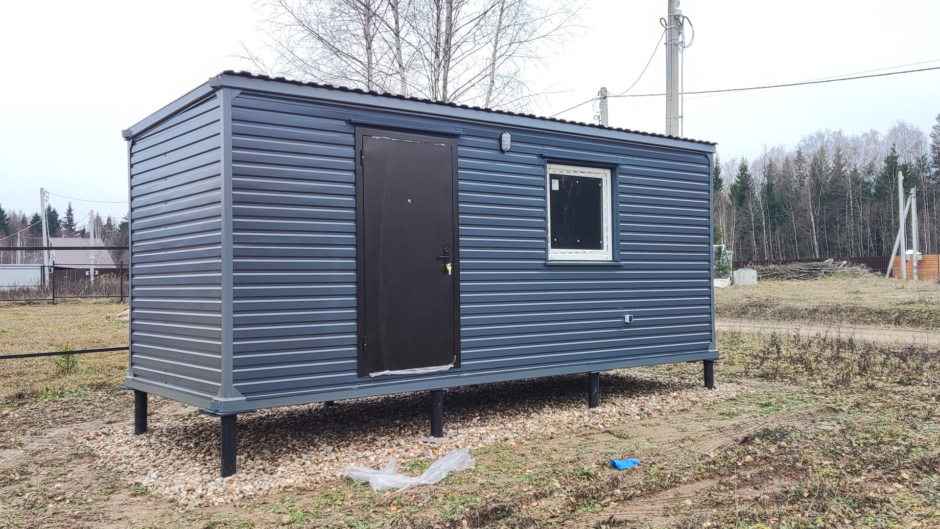 Дачный домик блок контейнер вагончик металлический бытовка 6 метровый серый графит смотреть онлайн