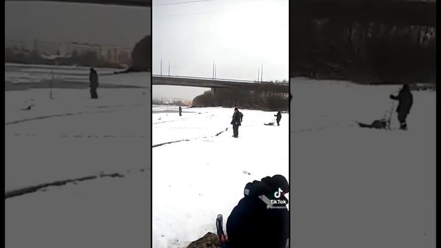 Спасатели четь не утопили людей!!!еще не много и случилась бы беда смотреть онлайн