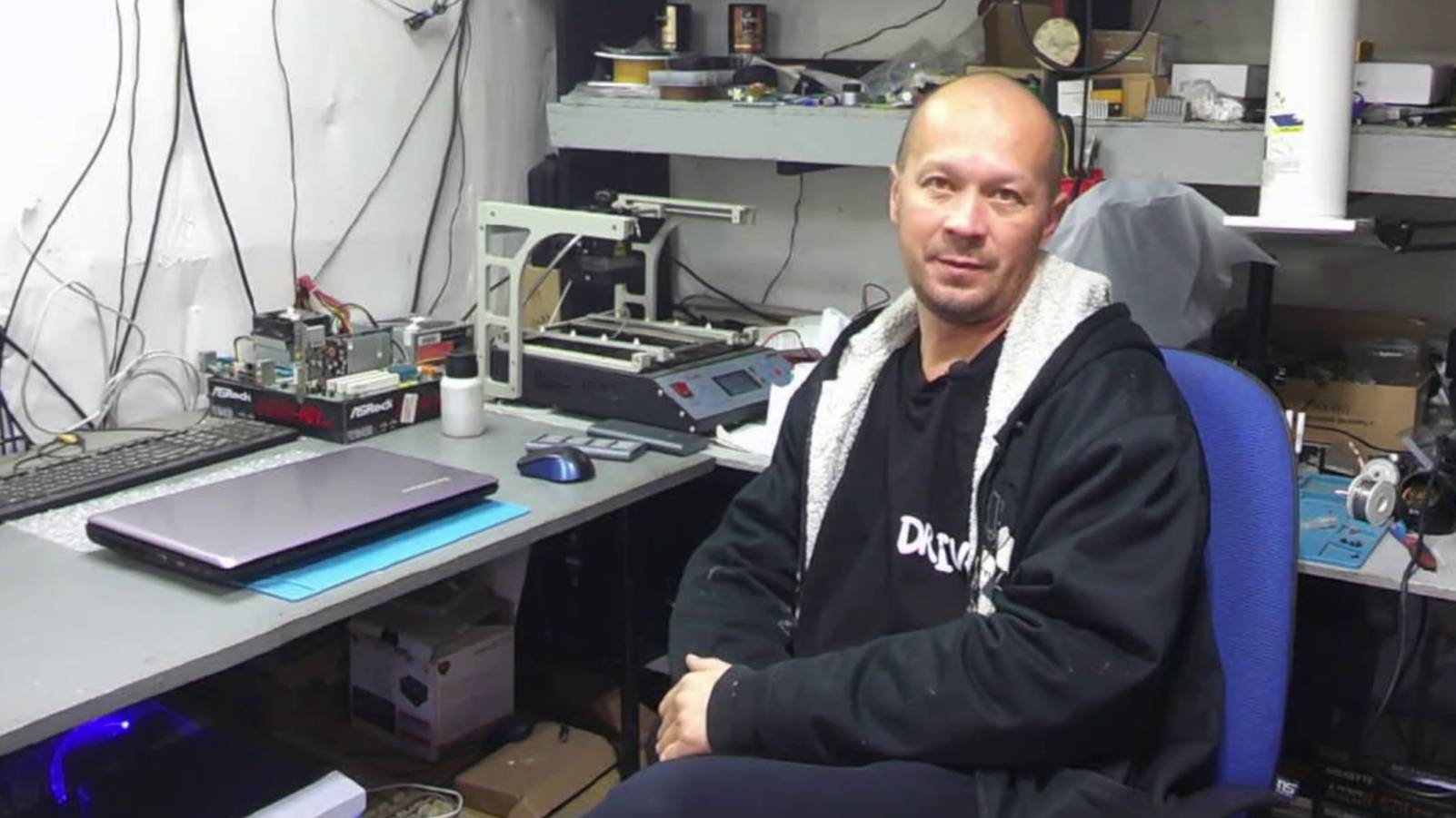 Ноутбук Lenovo Z570 замена клавиатуры и динамиков | Модульный ремонт ноутбука | ЗверьПК смотреть онлайн