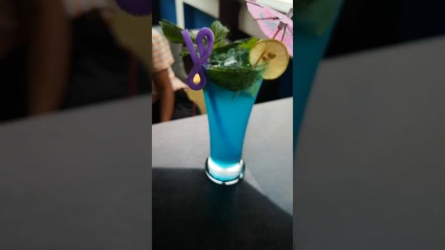 Blue Lagoon Drink #summer #drink #2024 #blue #shortvideo #lemon смотреть онлайн