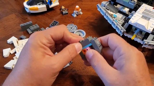 Charles Builds Brick Toys with Lego Set 75357 Ghost and Phantom II смотреть онлайн