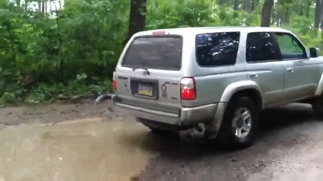 Tank playing in the mud смотреть онлайн