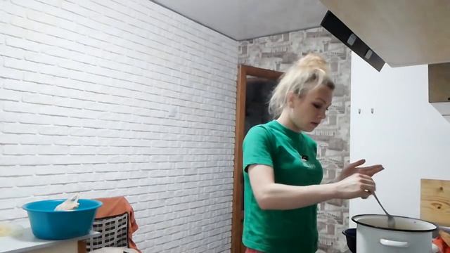Пробую хинкалии //жарю котлеты. смотреть онлайн