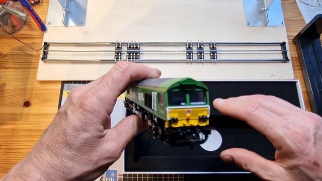Unboxing, ESU Class 66, DB Cargo , Climate Hero смотреть онлайн