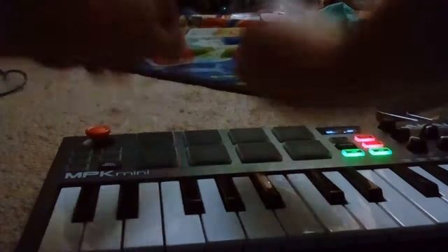 AKAI MPK mini play beat смотреть онлайн