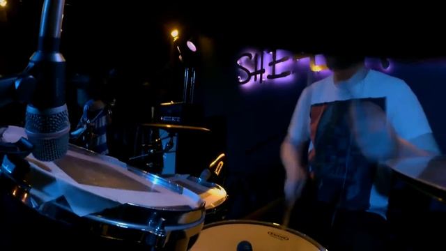 Island Of Skylines (Live @SheZGara / Omsk) [21.05.2016] смотреть онлайн