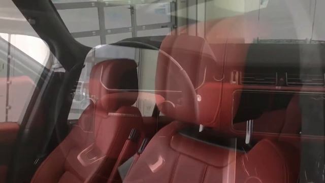 Видеопрезентация автомобиля Range Rover Vogue SE смотреть онлайн
