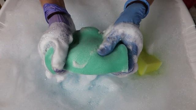 ASMR Sponge Squeezing 🧽 NEW SPONGES 🧽 Oddly Satisfying