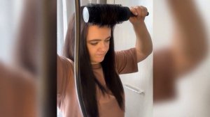 Как уложить челку шторку?! Туториал укладки удлиненной  челки на брашинг! Простой легкий способ hai