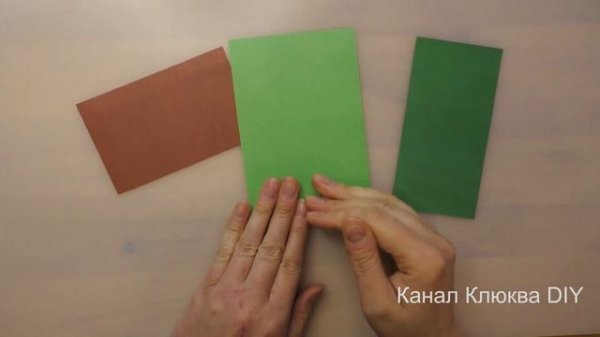 Танк. Аппликация из цветной бумаги. Поделки на 23 февраля для детей в школу и детский сад.