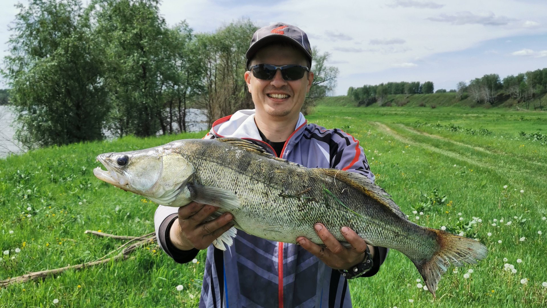 Вот это РЫБАЛКА! Крупный СУДАК и ЛЕЩ. Рыбалка на фидер. смотреть онлайн