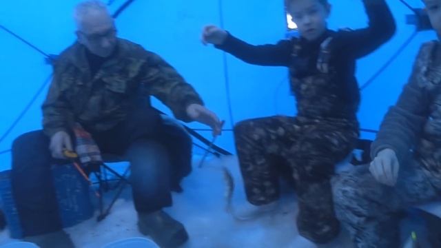 рыбалка с детьми в новом году!