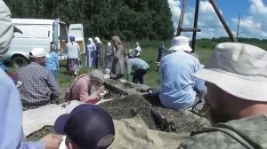 Обед на холме.  Спасенье от комаров.  06. 07. 2024