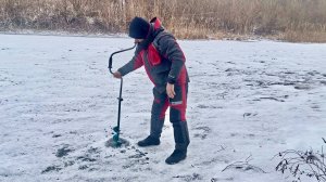 ЗА СЕКУНДУ ДО... ВЫШЛИ НА ПЕРВЫЙ ЛЁД НА РЫБАЛКУ. ОТКРЫТИЕ 2024