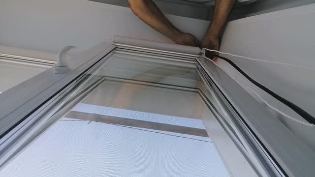 Как самому легко заменить уплотнитель на пластиковых окнах с режимом проветривание~.