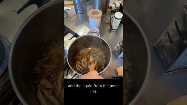 Rummo Pasta with Mushroom Ragu смотреть онлайн