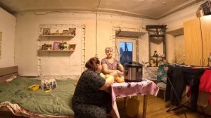 Пупсик вместо еды. Приготовили суп. Диму затопило. Купили плитку бабушке. 414 Серия