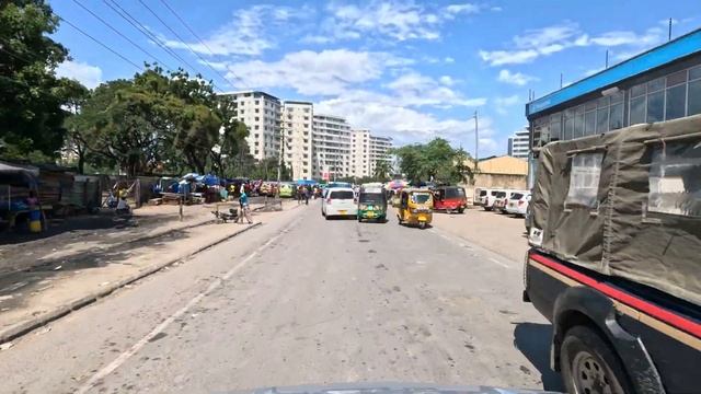 Mombasa, Kenya - Driving from Mombasa Tusks [Pembe Mbili] to Likoni at Azania Drive смотреть онлайн