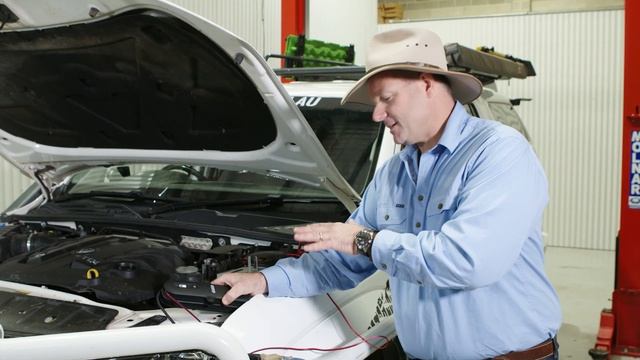 Pat Callinan reviews REDARC's SmartCharge AC Battery Chargers смотреть онлайн