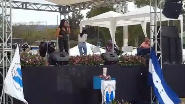 Carmen Bulnes -Ya te olvide en Concierto_Relevó por la vida смотреть онлайн