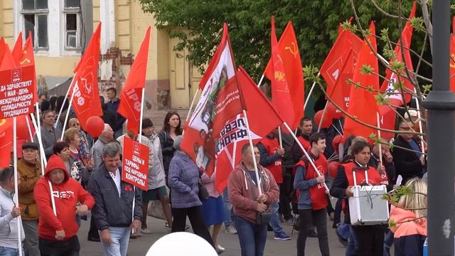 1 Мая в Астрахани, набережная у Петровского фонтана смотреть онлайн