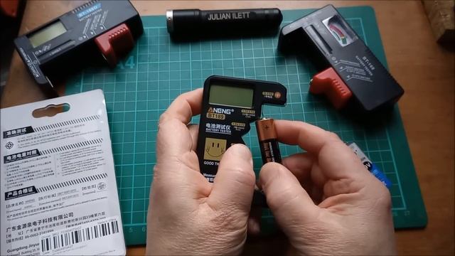 The BT189 Battery Tester Is A Crazy Voltmeter