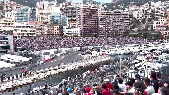 Red Bull to ABANDON Upgrades after Perez Crash! смотреть онлайн