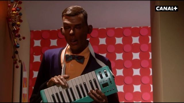 La première chanson d’amour de Stromae - Les Guignols - CANAL+ смотреть онлайн