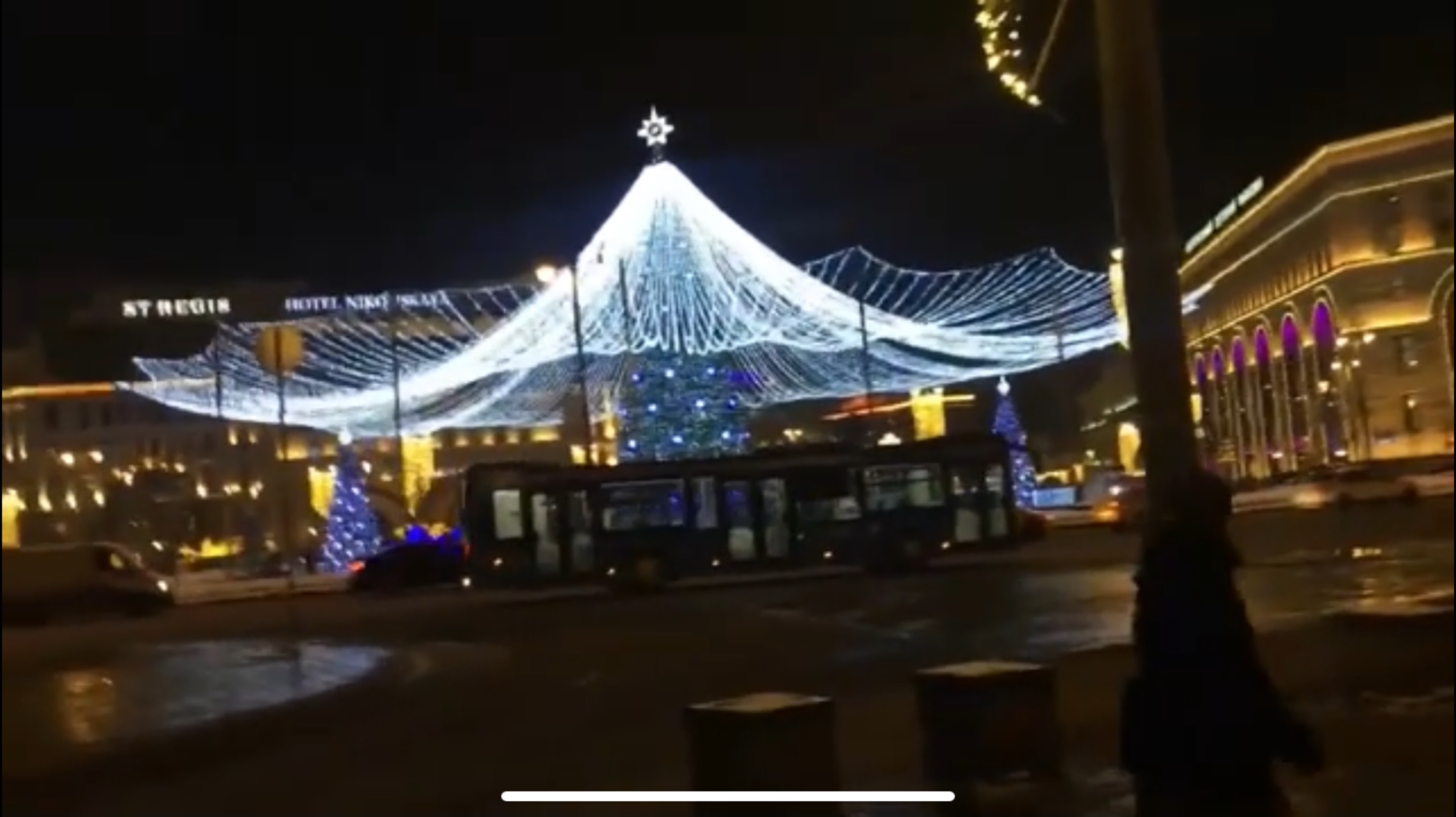 Часть1из2/ Предновогодняя ночная Москва/ ГУМ/ Мороженое/ Выставка Елочек. смотреть онлайн