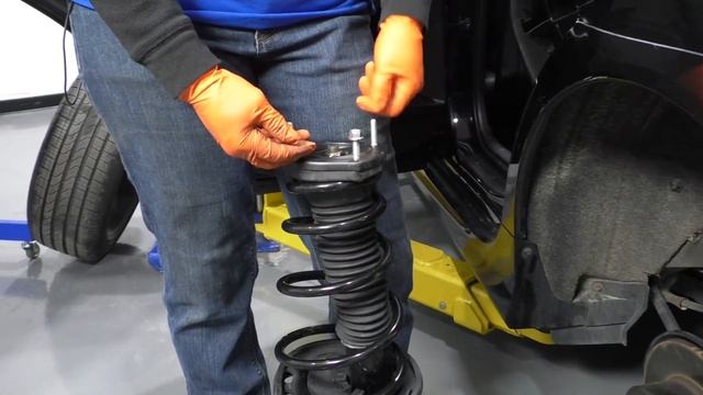 How to Replace Rear Struts 11-17 Toyota Camry смотреть онлайн