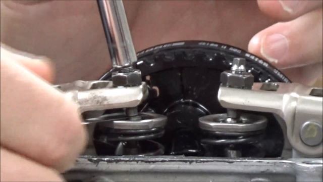 How to get a "feel" for the correct feeler gauge when adjusting valves-thread type valve adjusters смотреть онлайн