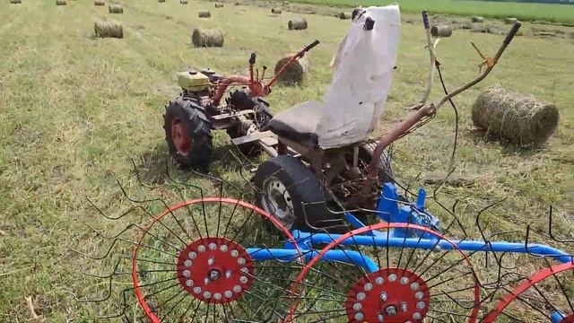 Заготовка сена мотоблоком МТЗ и минитрактором, 300 рулонов в день , минитрактор Кентавр 244 смотреть онлайн